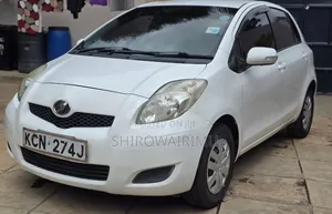 Toyota Vitz 2010 Pearl