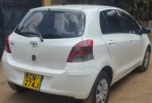 Toyota Vitz 2010 Pearl