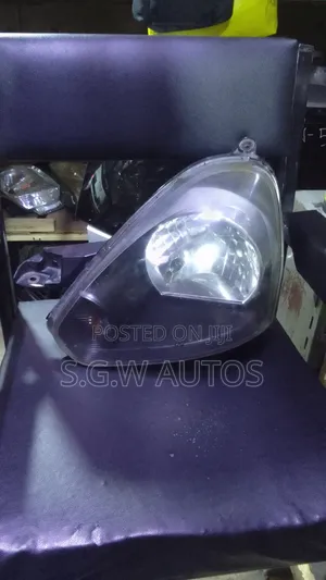 Diahatsu Mira Headlight