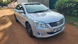 Toyota Premio 2011 Silver
