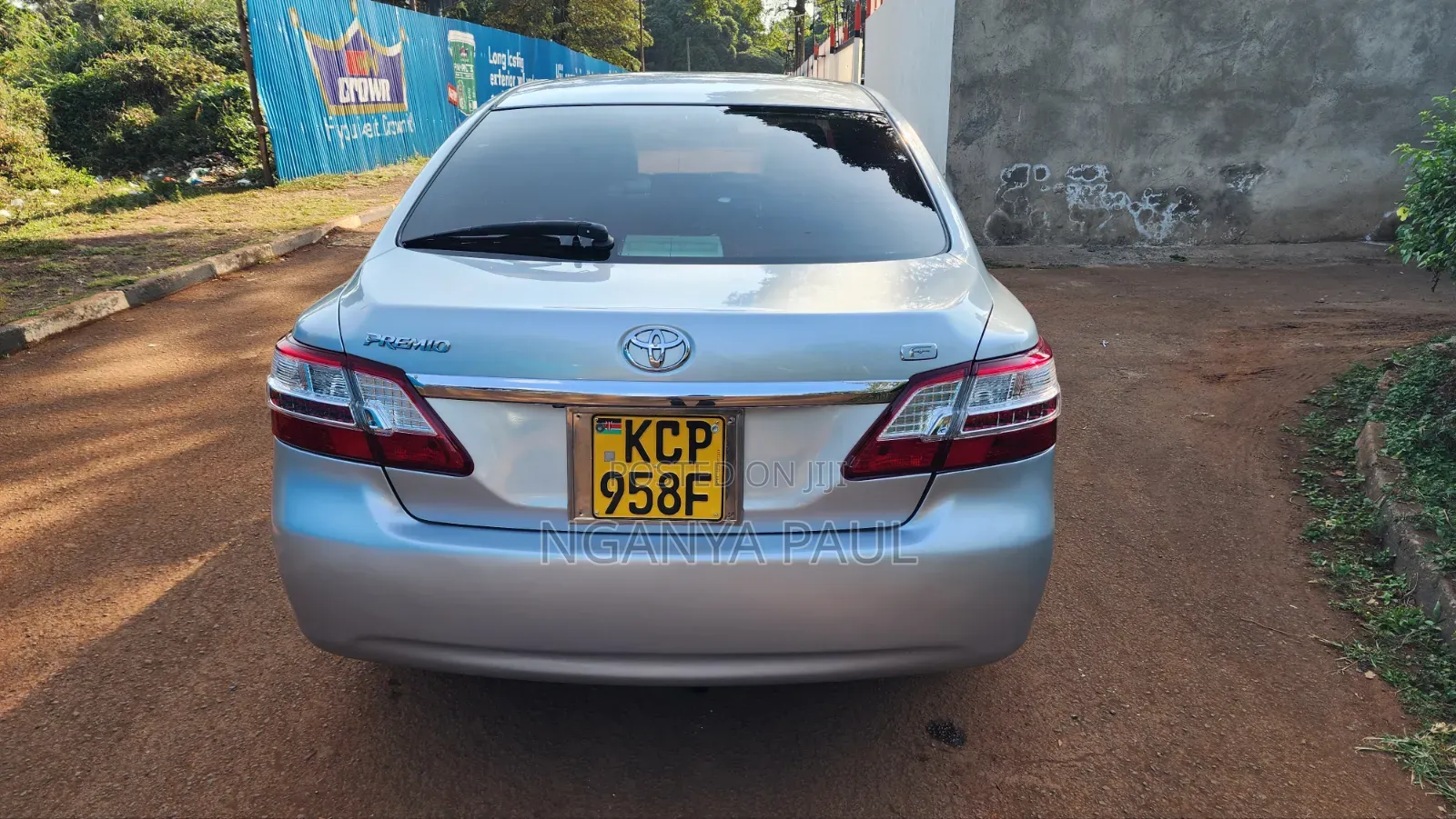 Toyota Premio 2011 Silver