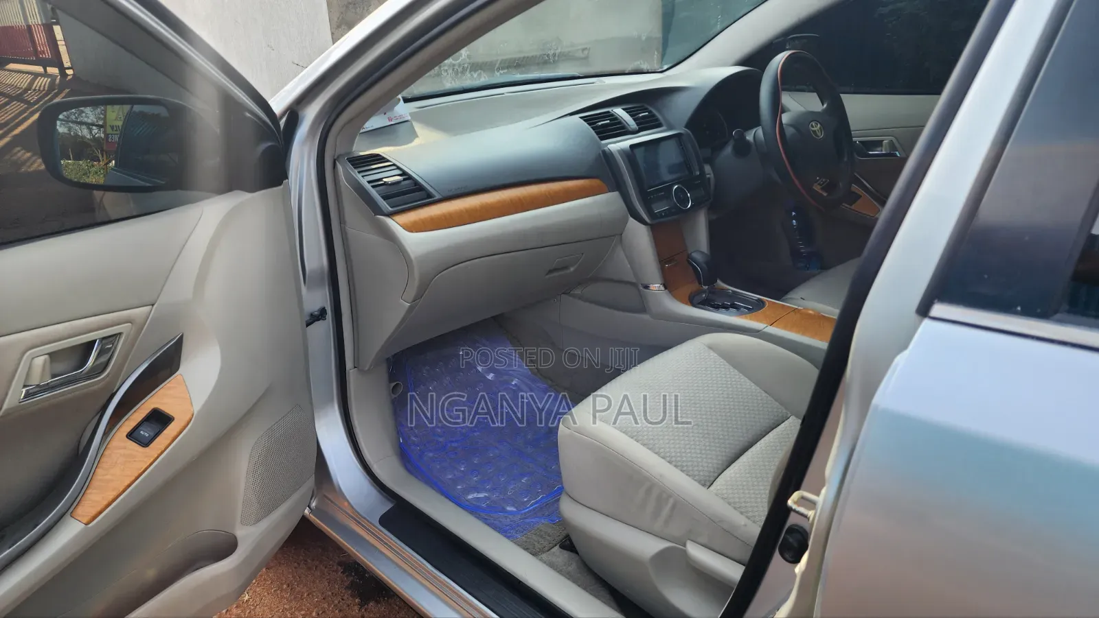 Toyota Premio 2011 Silver