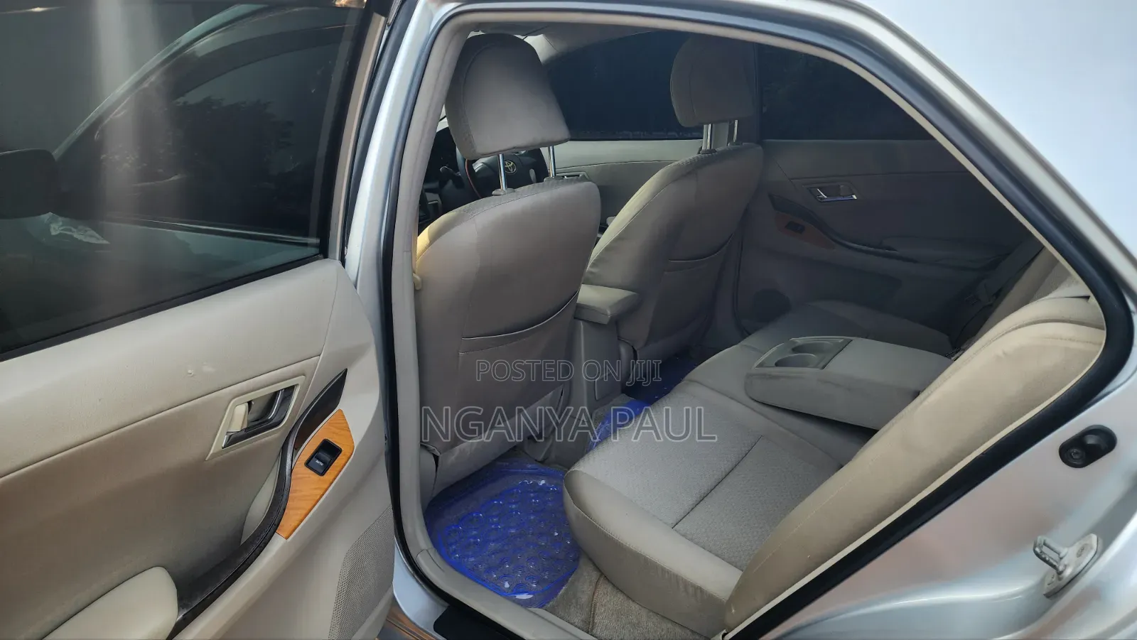 Toyota Premio 2011 Silver