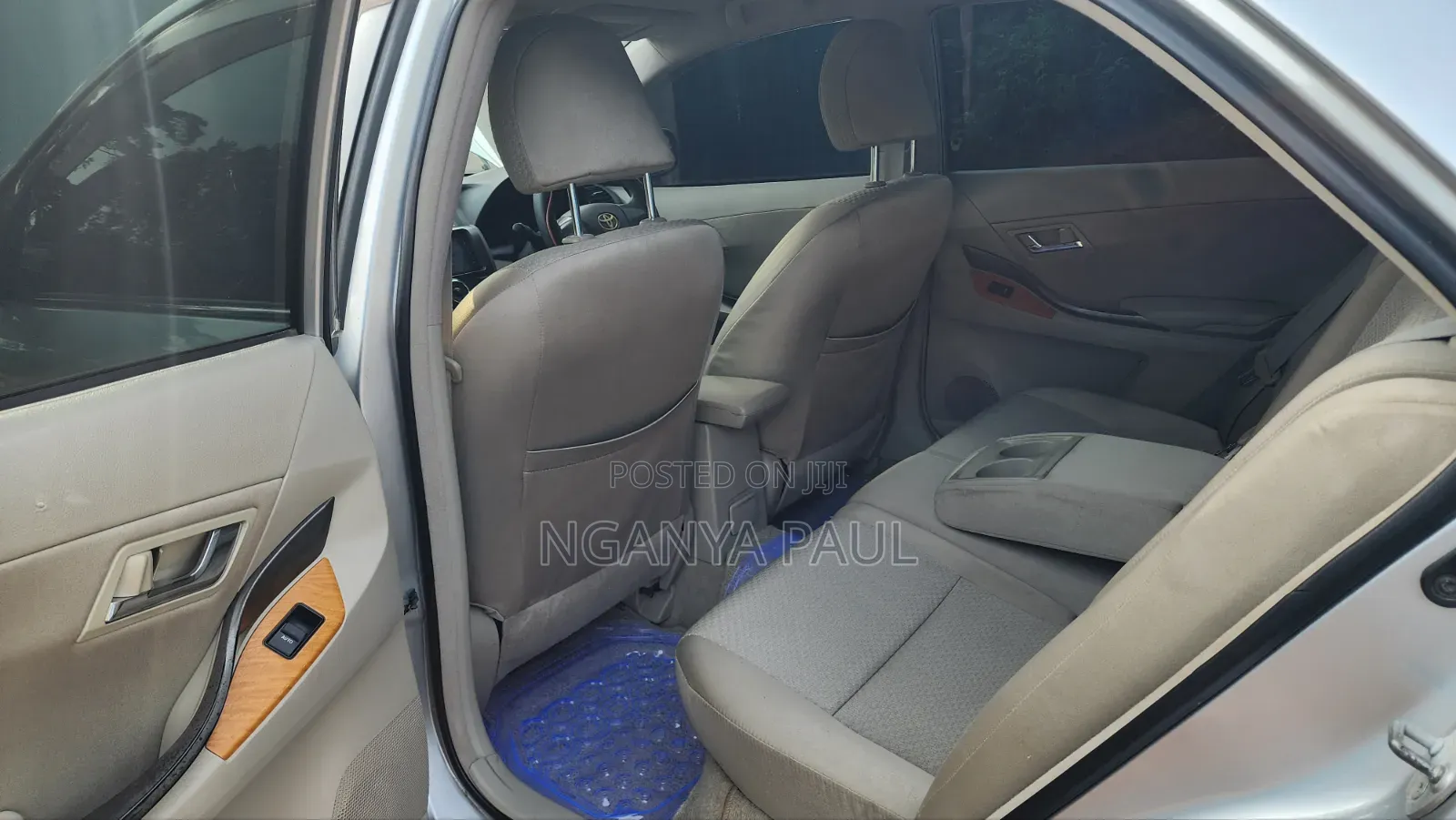 Toyota Premio 2011 Silver