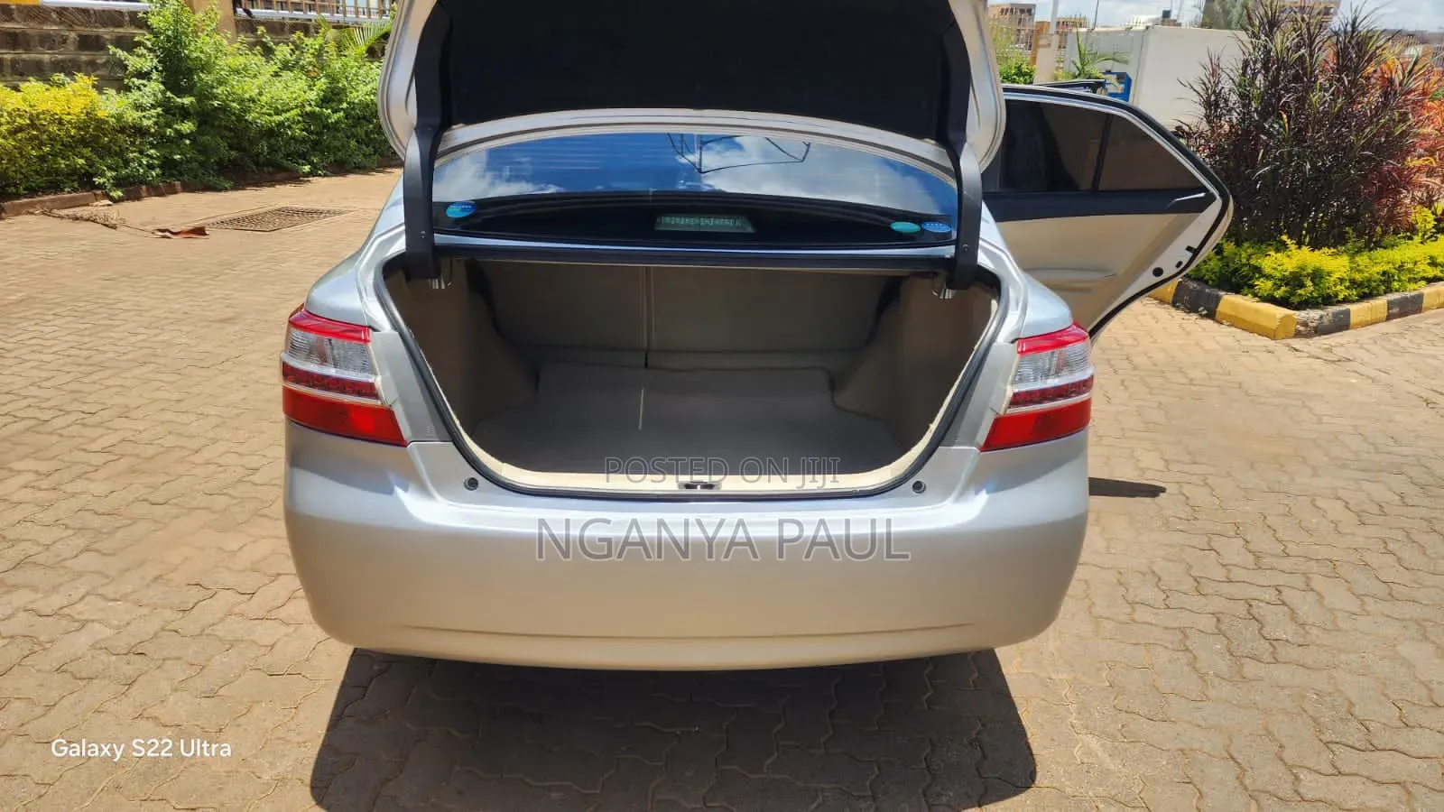 Toyota Premio 2011 Silver
