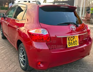 Toyota Auris 2010 Red