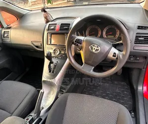 Toyota Auris 2010 Red