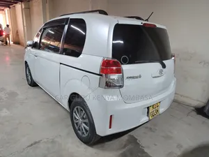 Toyota Spade 2016 White