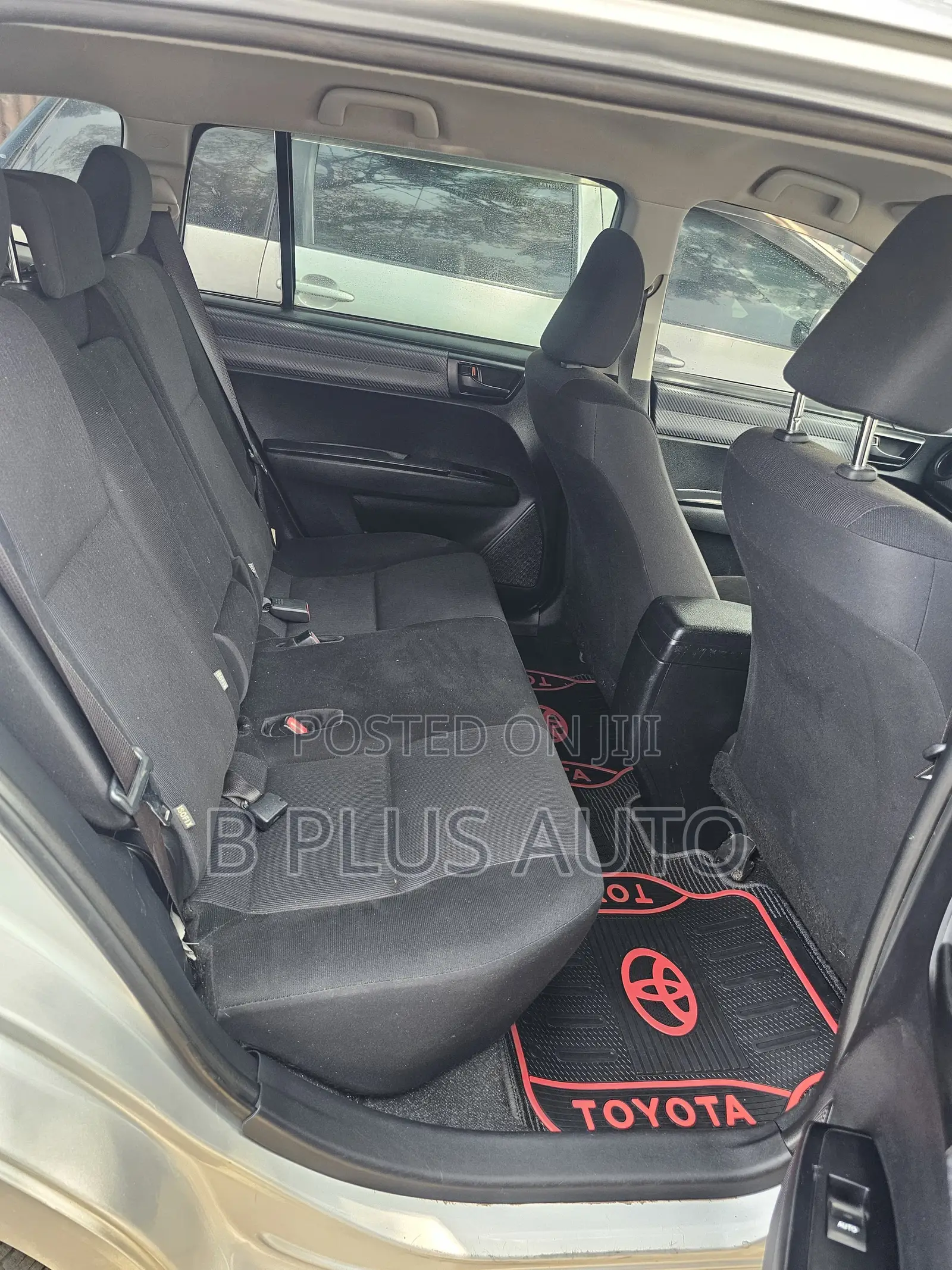 Toyota Corolla Fielder 2013 Silver