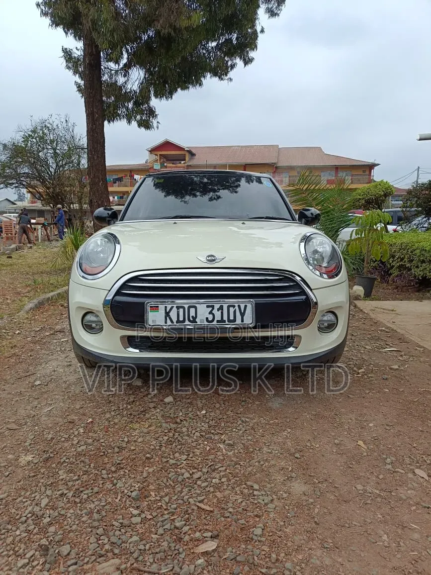 Mini Cooper 2017 White