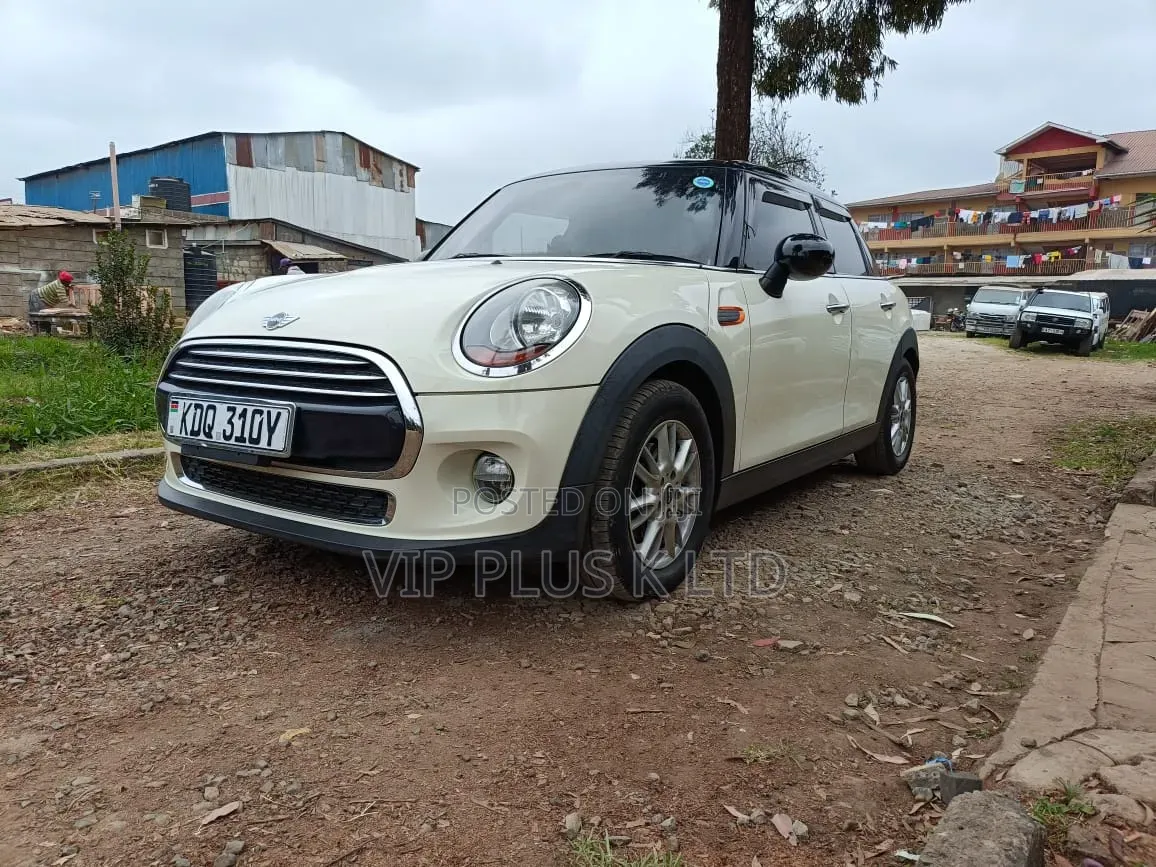 Mini Cooper 2017 White