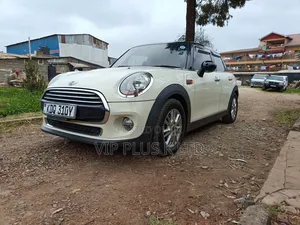 Mini Cooper 2017 White