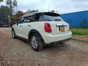 Mini Cooper 2017 White
