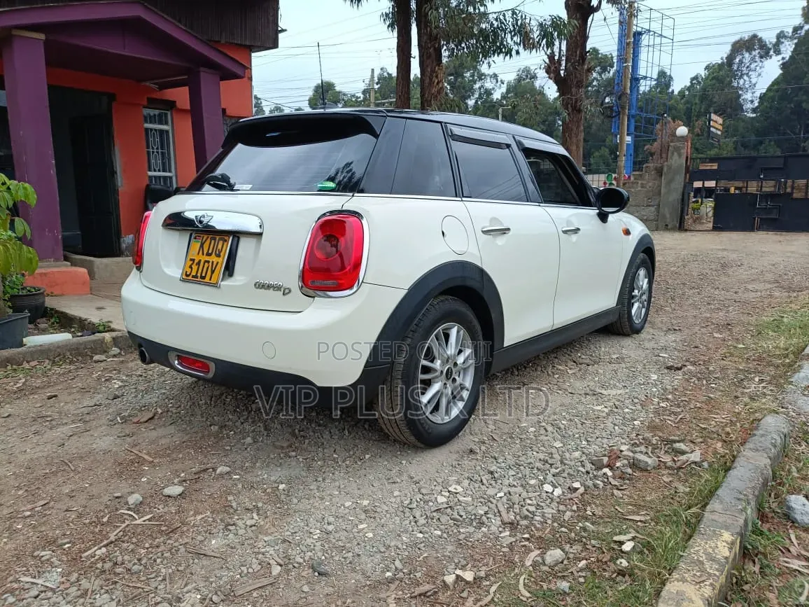 Mini Cooper 2017 White