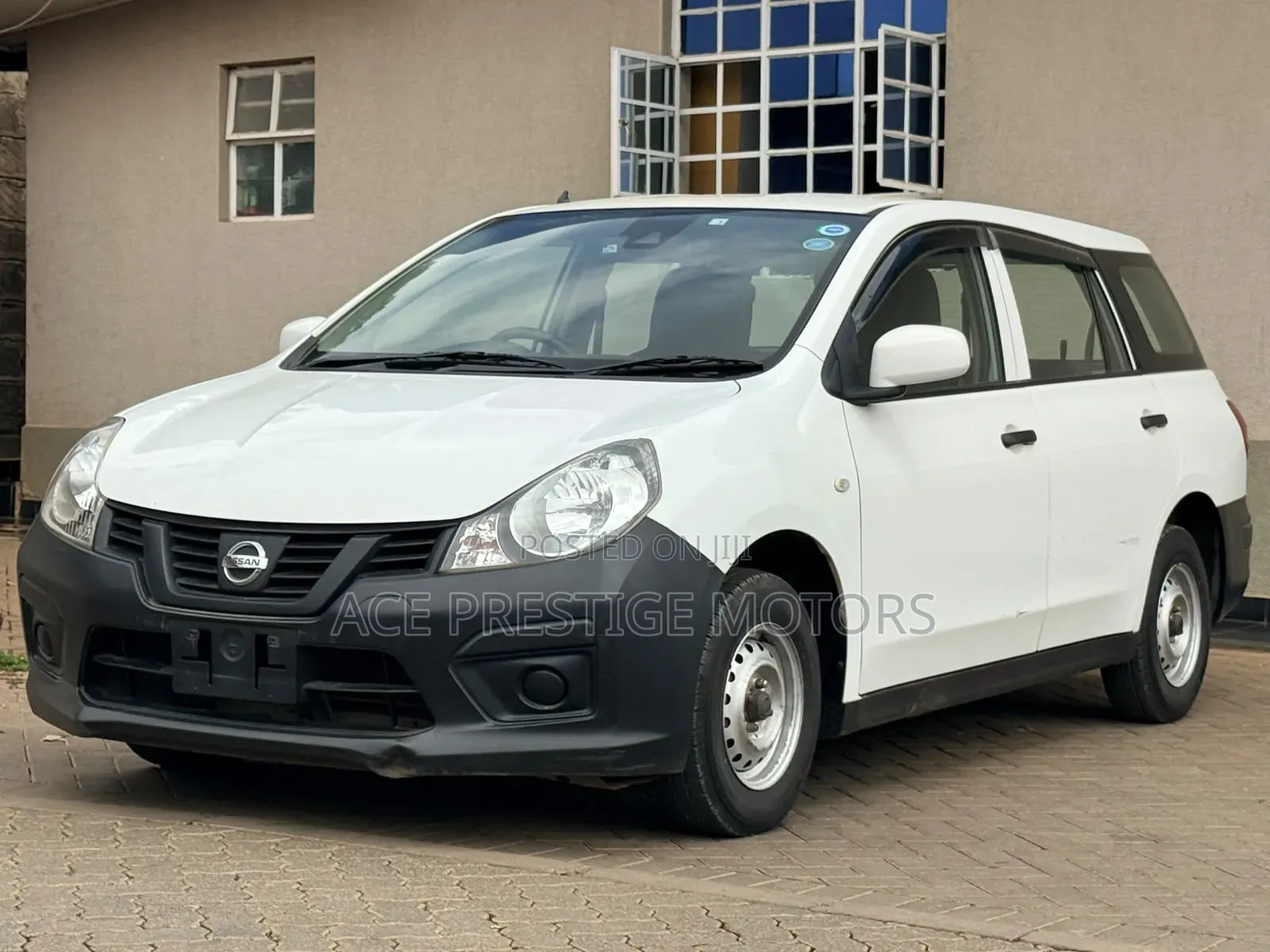 Nissan Advan 2018 White