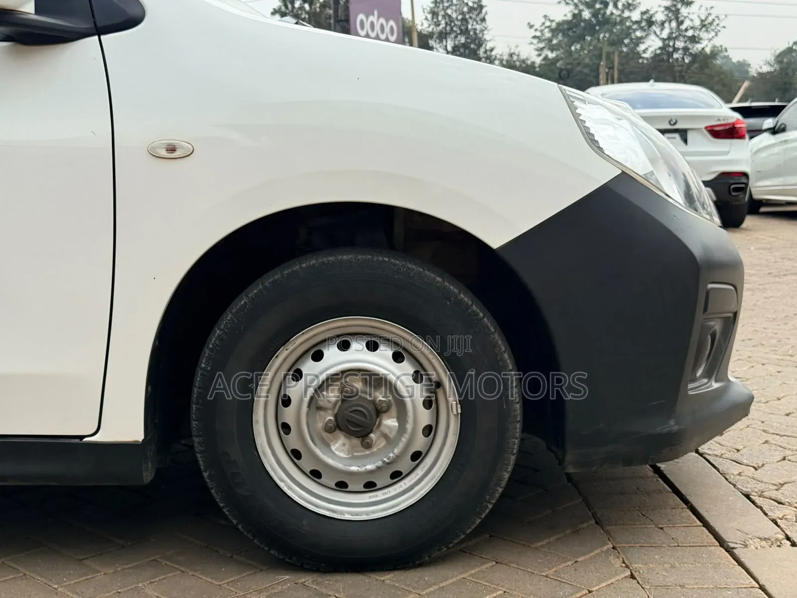 Nissan Advan 2018 White