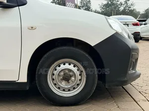 Nissan Advan 2018 White