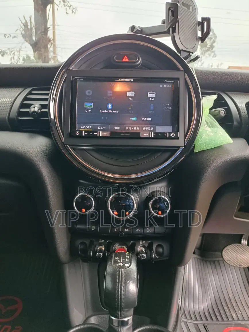 Mini Cooper 2017 White
