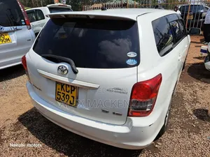 Toyota Corolla Fielder 2011 White