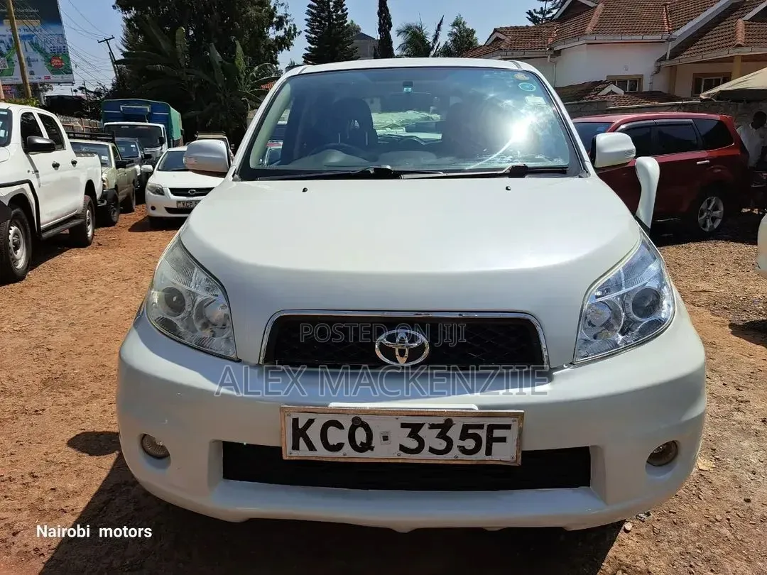 Toyota Rush 2011 White