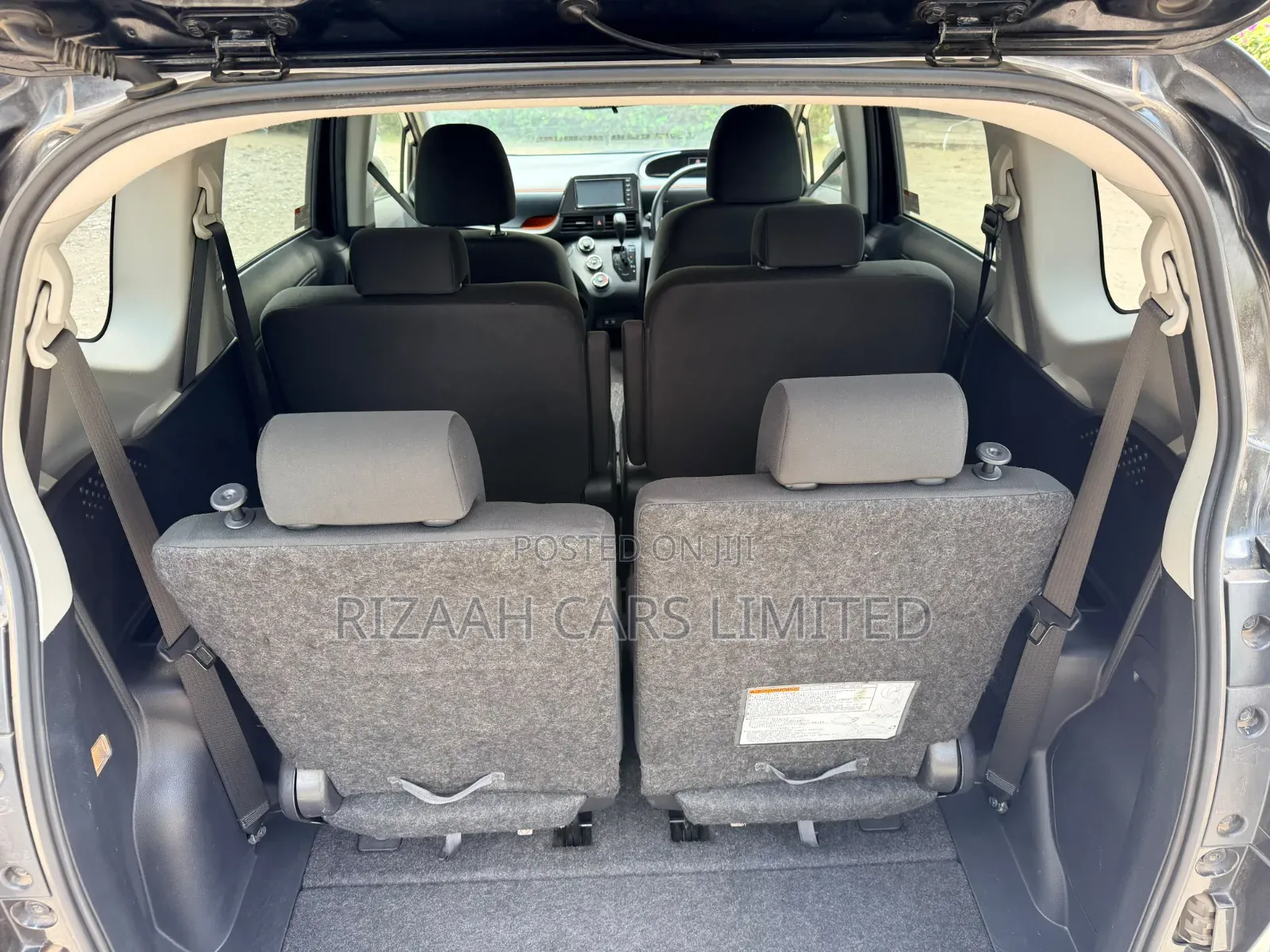 Toyota Sienta 2019