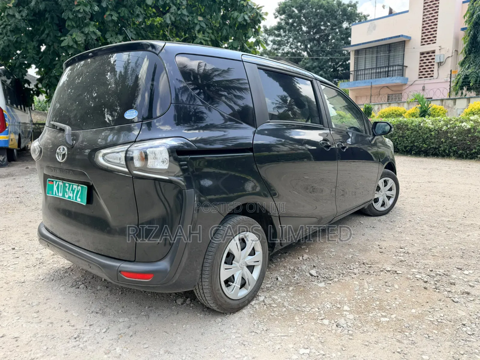 Toyota Sienta 2019
