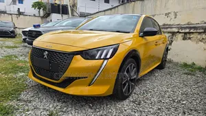 Peugeot 208 2021 Yellow