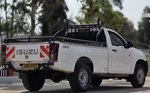 Isuzu D-MAX 2015 White