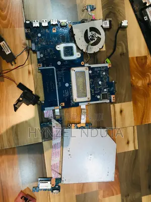 Laptop HP Pavilion 15 4GB Intel Core i5 HDD 1T