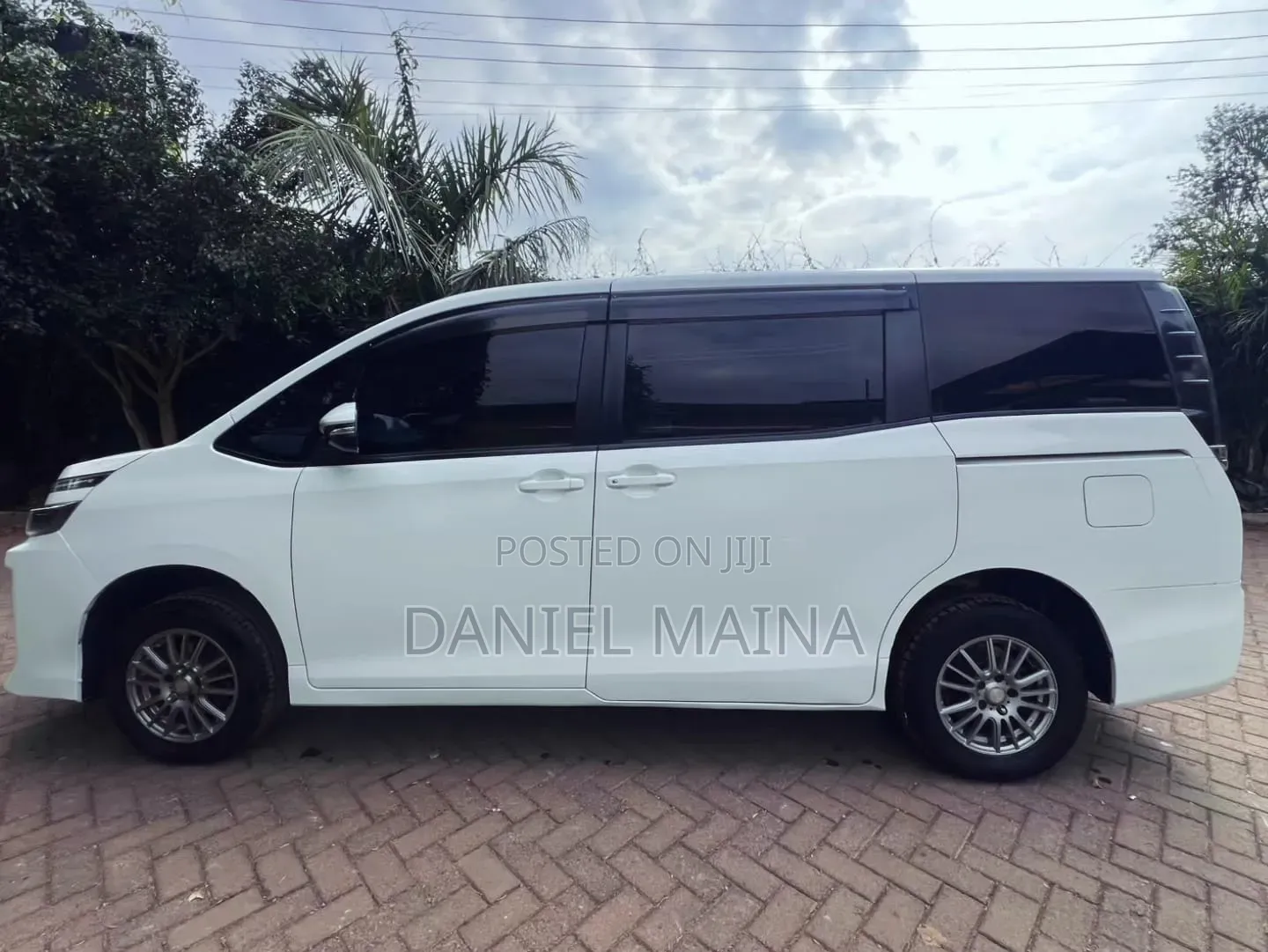 Toyota Voxy 2016 White