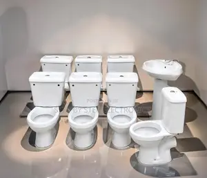 Modern Bathroom Toilet With Stain Resistant Ceramic Finish