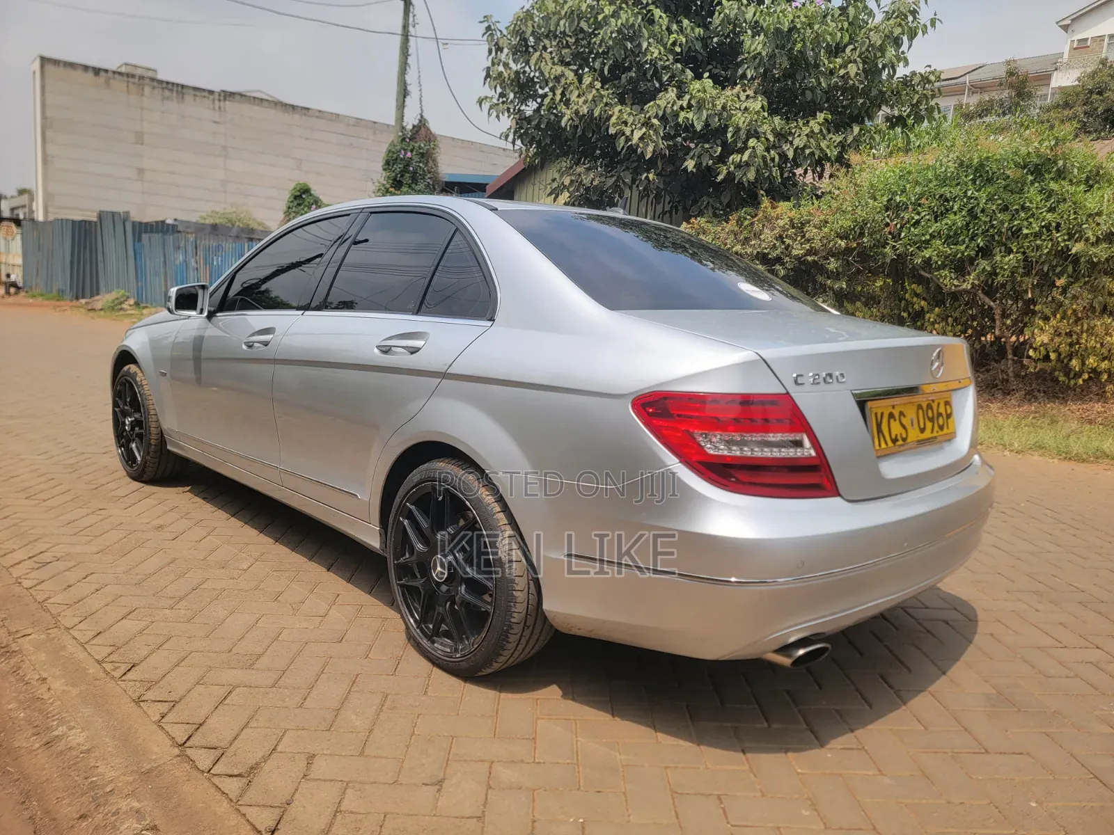Mercedes-Benz C200 2011 Silver