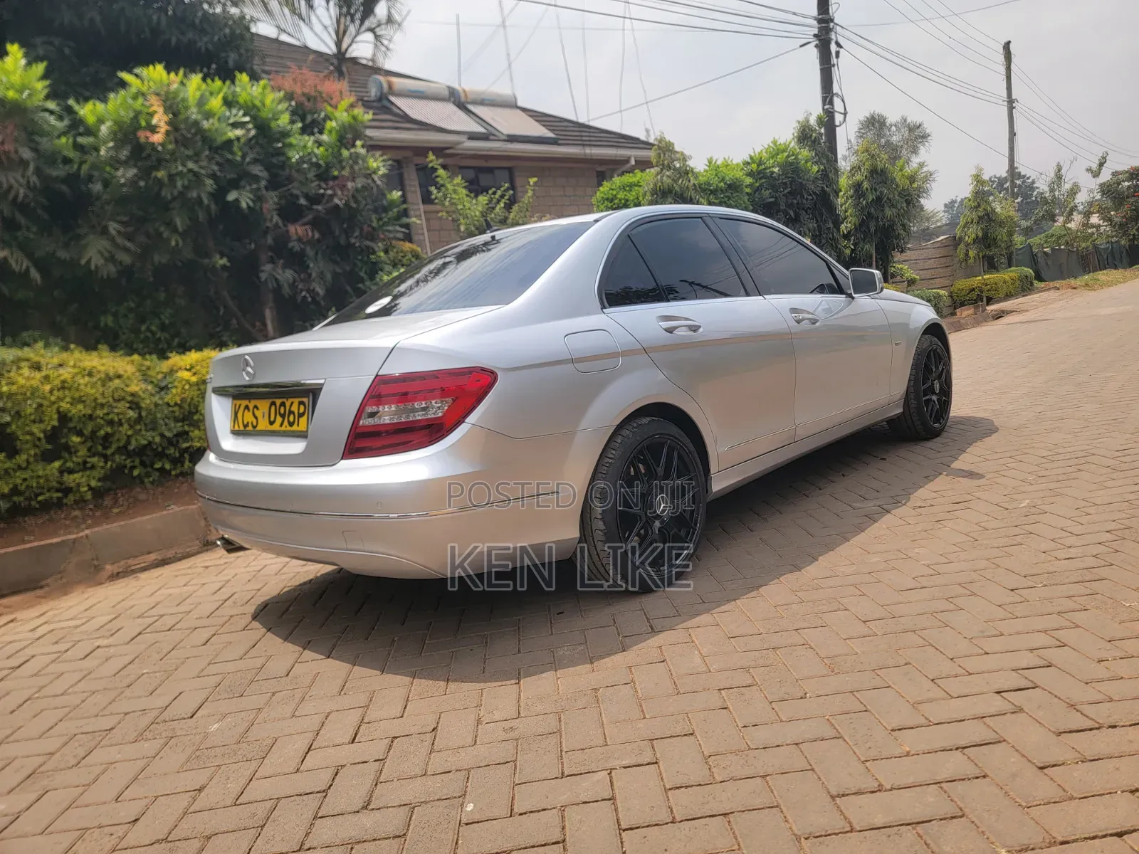 Mercedes-Benz C200 2011 Silver