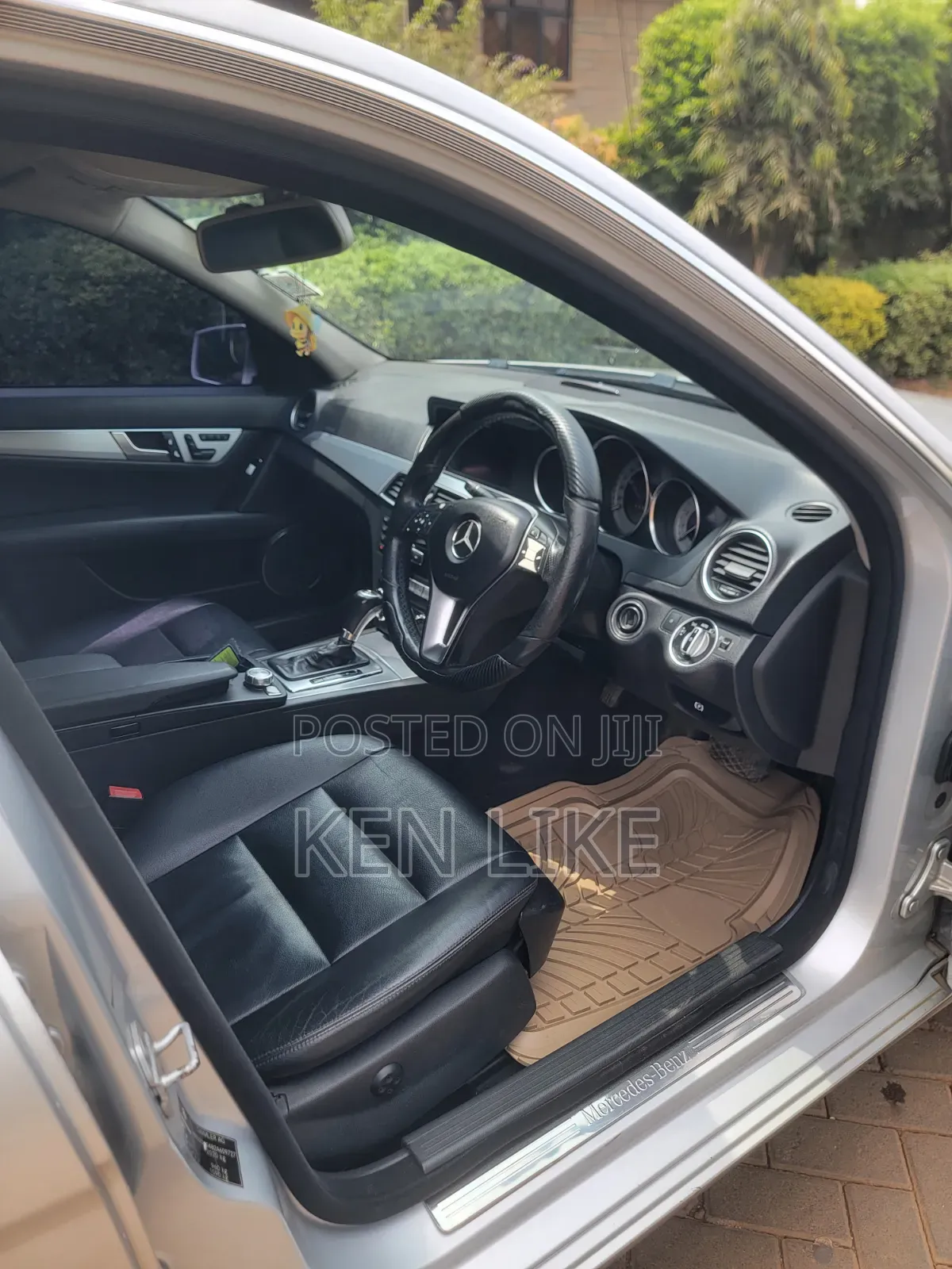 Mercedes-Benz C200 2011 Silver