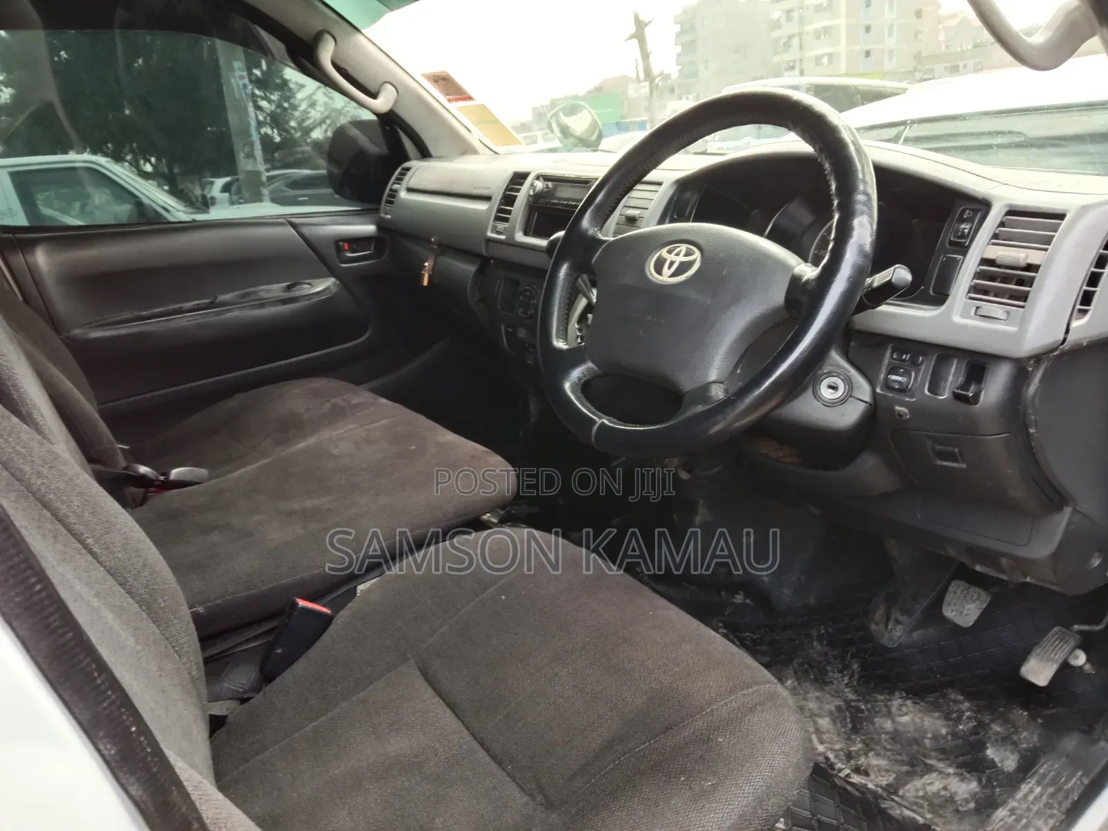 Toyota HiAce 2012 White