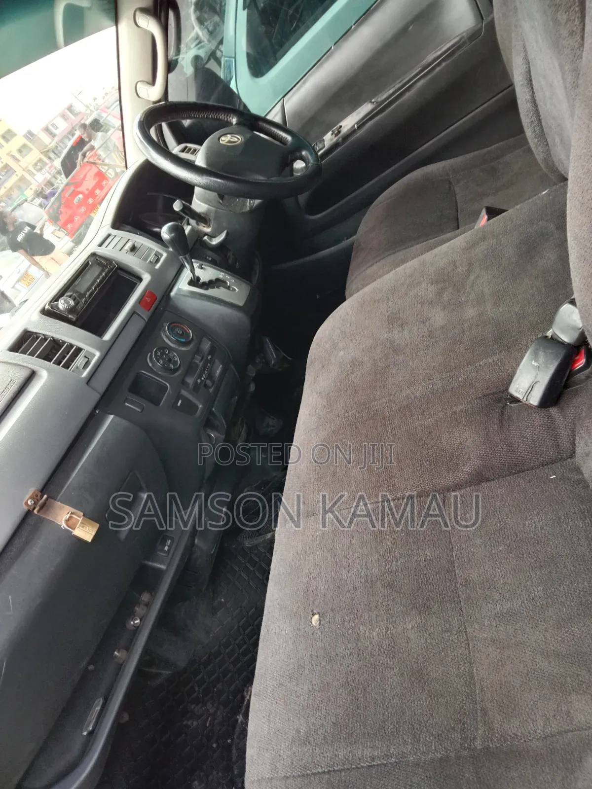 Toyota HiAce 2012 White