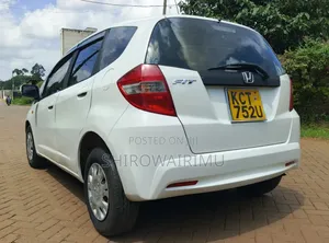 Honda Fit 2011 Off white