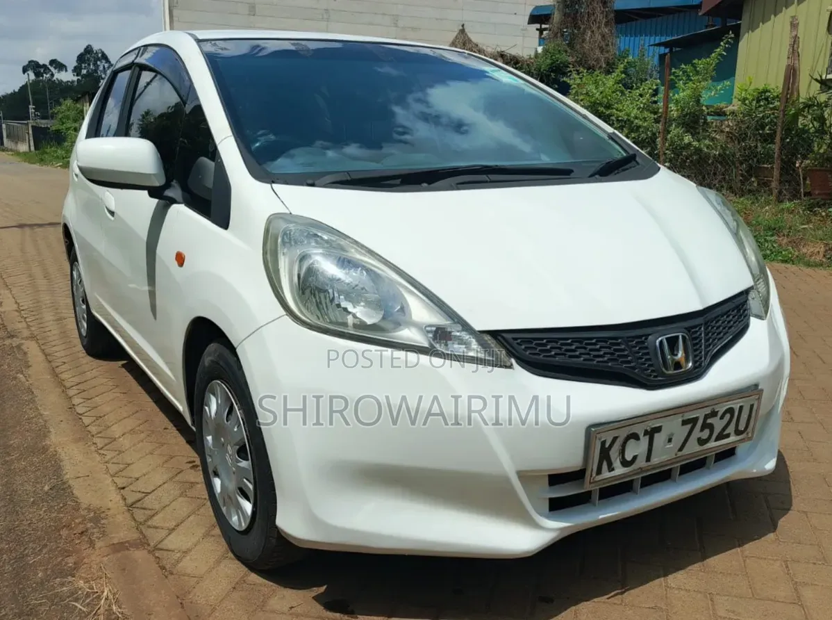 Honda Fit 2011 Off white