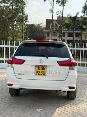 Toyota Corolla Fielder 2017 White