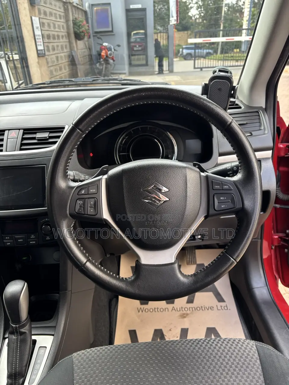 Suzuki Swift 2016 Red