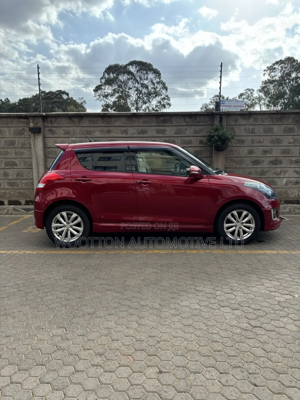 Suzuki Swift 2016 Red