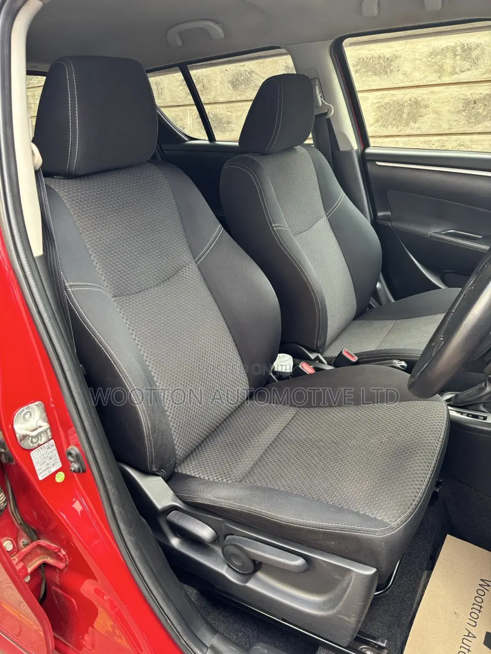 Suzuki Swift 2016 Red