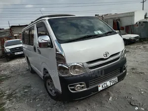 Toyota HiAce 2010 White