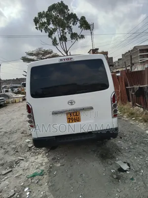 Toyota HiAce 2010 White