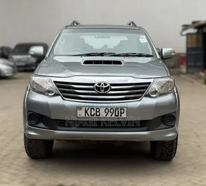 Toyota Fortuner 3.0 D AWD 2014 Gray