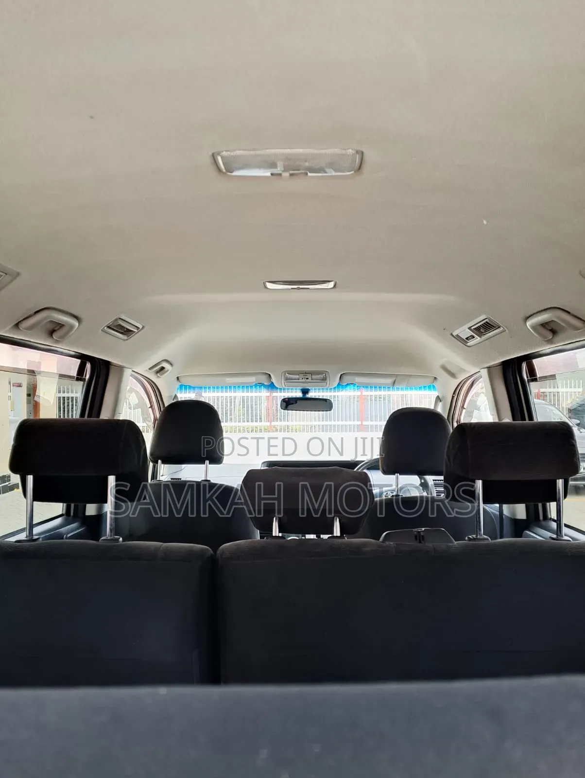 Toyota Noah 2012 Gold