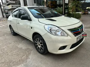 Nissan Tiida 2013 White