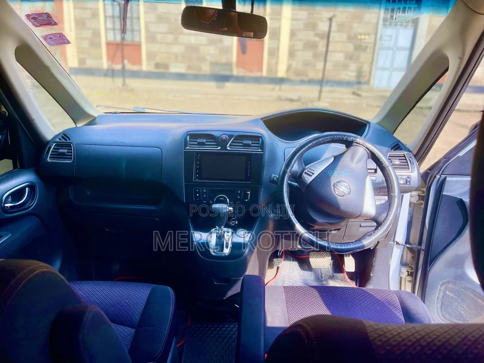 Nissan Serena 2013 Silver