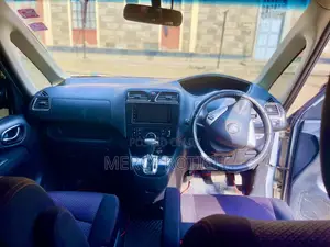 Nissan Serena 2013 Silver