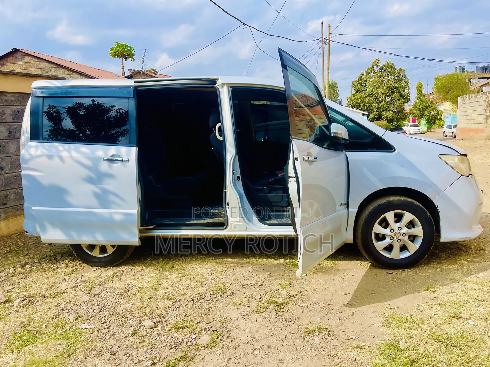 Nissan Serena 2013 Silver